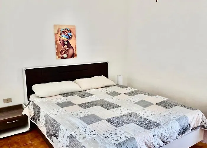 Casa Mayla مانفريدونيا